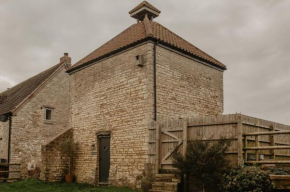 The Dovecote - Collins Farm